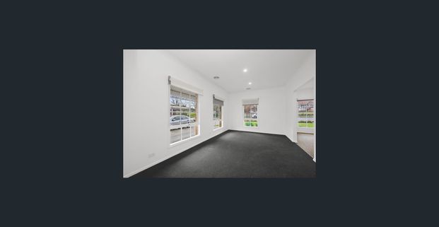 Renovated 3 Bedroom Townhouse in Great Location - Photo 1