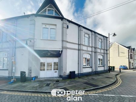 Gwern Avenue, Senghenydd, CAERPHILLY - Photo 3