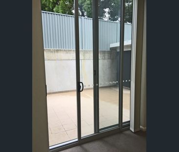 Stylish apartment in heart of Parramatta - Photo 5
