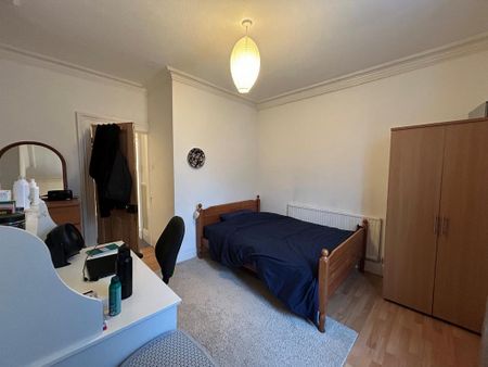 5 bedroom terraced house to rent - Photo 2
