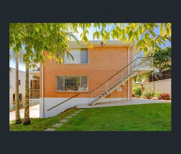 Walk to Everything! Beach, Shops and Cafes - Photo 4