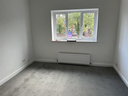 3 bedroom detached house to rent - Photo 3