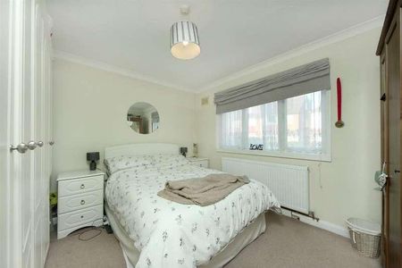 Glencairn Drive, W5 - Photo 4