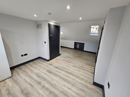 Studio Flat, Brownhill Road, SE6 - Photo 2