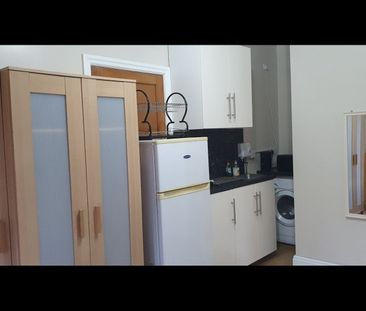 Room in a Shared House, Farley Road, CR2 - Photo 5