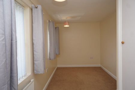 3 bedroom House To Let - Photo 5