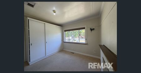 Tidy Central Living - Photo 3