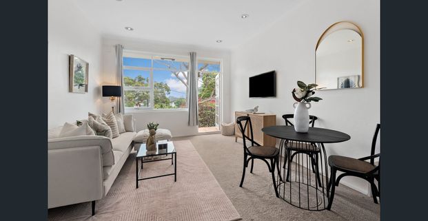 Light & bright stylish apartment in prime Balgowlah location - Photo 1