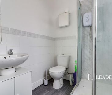 6 bedroom semi-detached house to rent - Photo 5