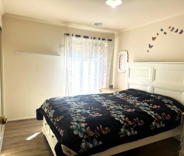 Convenient Cranbourne Living with Space for the Whole Family!! - Photo 6