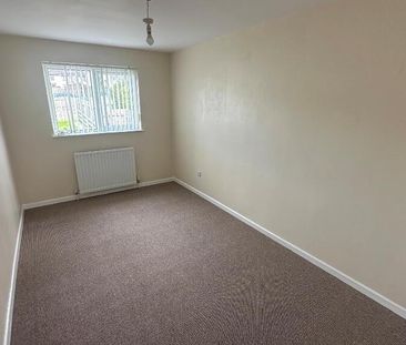 91 Gallows Street, Dromore, BT25 1BH - Photo 2