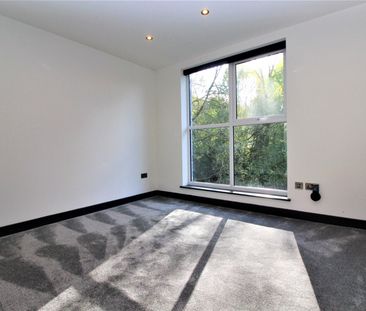 Drinkwater Lodge, M25 9AN - Photo 4