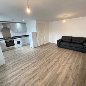 1 Bed Student Accommodation - Photo 2