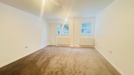 4 bedroom flat to rent - Photo 5