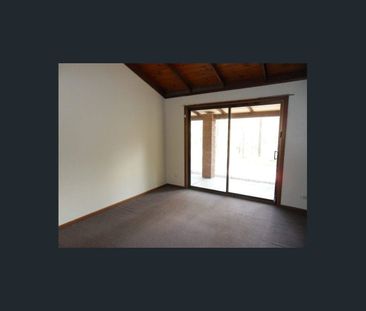ELEVATED BUSH SETTING – SPACE, CHARACTER & CONVENIENCE - Photo 1
