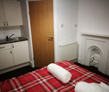 Studio to rent - Photo 1