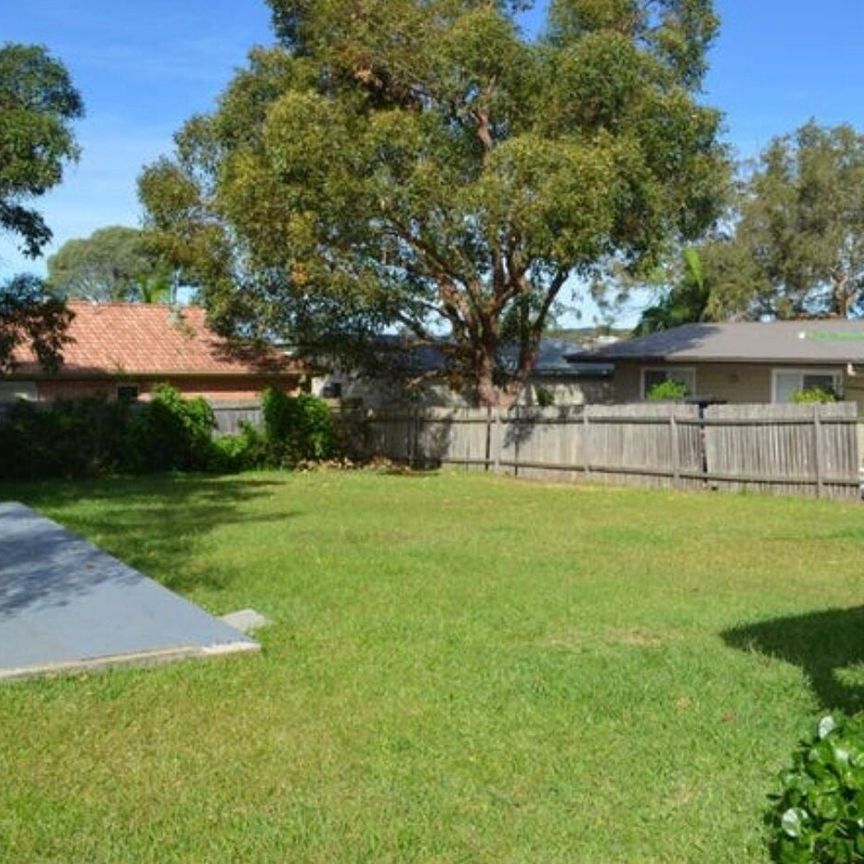 Killarney Vale - Photo 1