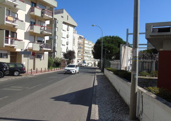 " RESERVADO " Apartamento T1 Mobilado cozinha equipada totalmente remodelado Figueirinha/Oeiras