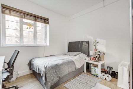 3 bedroom flat to rent - Photo 4