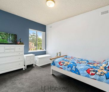 SPACIOUS UNIT IN GREAT LOCATION!!! - Photo 3