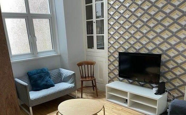 8 bedroom terraced house to rent - Photo 1