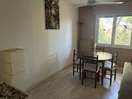 Location Appartement 4 pièces 74m² MONTPELLIER 34000 - Photo 2
