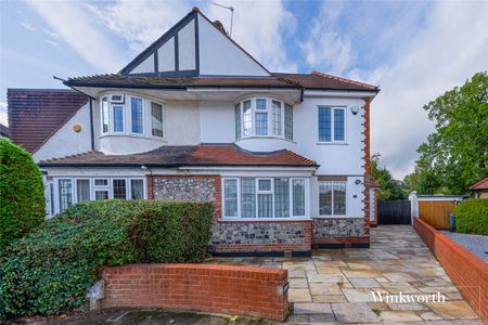 Oak Tree Drive, Totteridge, London, N20 - Photo 2