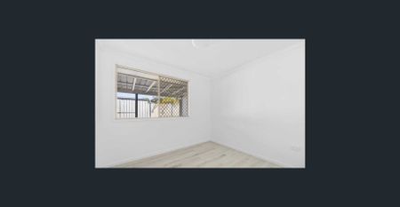 A RELAXED FAMILY HOME IN REDLAND BAY - Photo 5