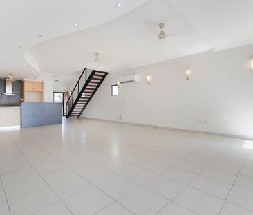 LIVE BY THE WATER IN SOUGHT-AFTER BAYVIEW - Photo 3