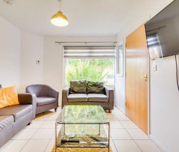 6 bedroom house to rent - Photo 2