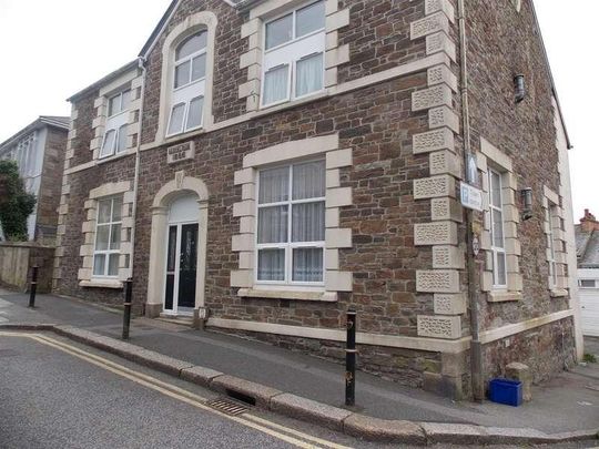 Green Lane, Redruth, TR15 - Photo 1