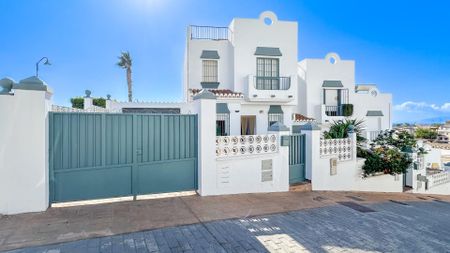 Casa adosada de alquiler en Urbanizacion Truche el, 9, Almayate - Photo 2