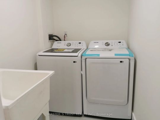 Detached Home For Lease | N9254535 - Photo 1