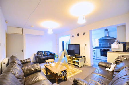 8 bedroom detached house to rent - Photo 2