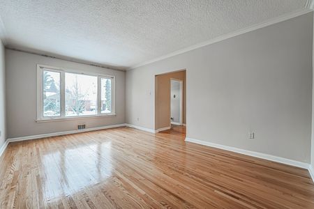 For Lease - 12 North Heights Road Unit# Upper, Toronto, Ontario - Photo 2