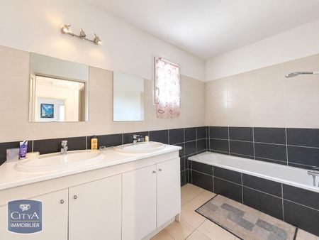 Location Maison 4 pièces 77m² FOS SUR MER 13270 - Photo 4