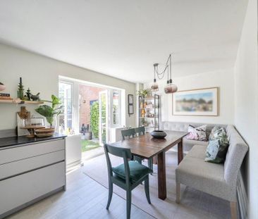 5 bedroom detached house to rent - Photo 2