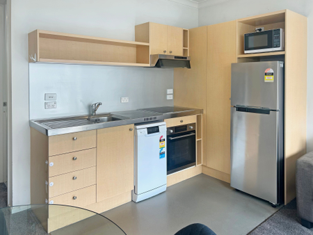 Furnished City Apartment - Prime Nelson Street Location - Photo 5