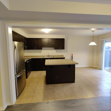 For Lease - 917 Farmstead Drive, Milton, Ontario - Photo 4