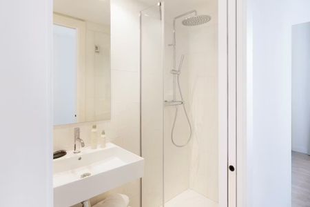 Passatge de Mercader, Barcelona, Catalonia 08008 - Photo 3