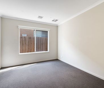 🏡 5-Bedroom house in Mernda - Photo 4