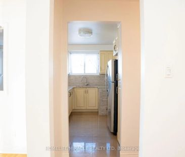 154 SHOREHAM DRIVE - Photo 5