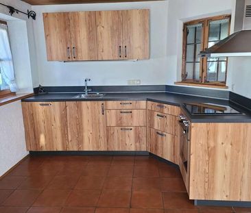 3-Zimmerwohnung im 1.OG mit 2 Balkonen / EBK und Kachelofen - Photo 3