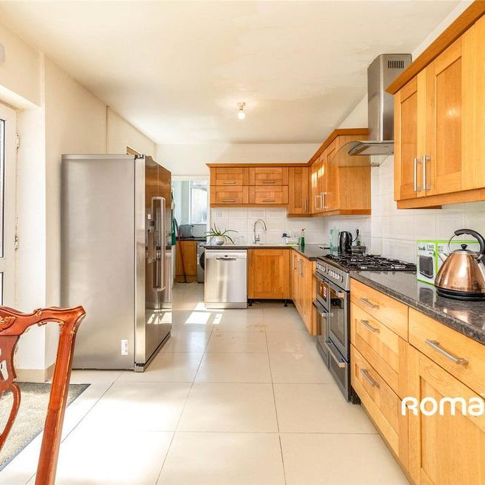 1 bedroom in a house share to rent - Photo 1