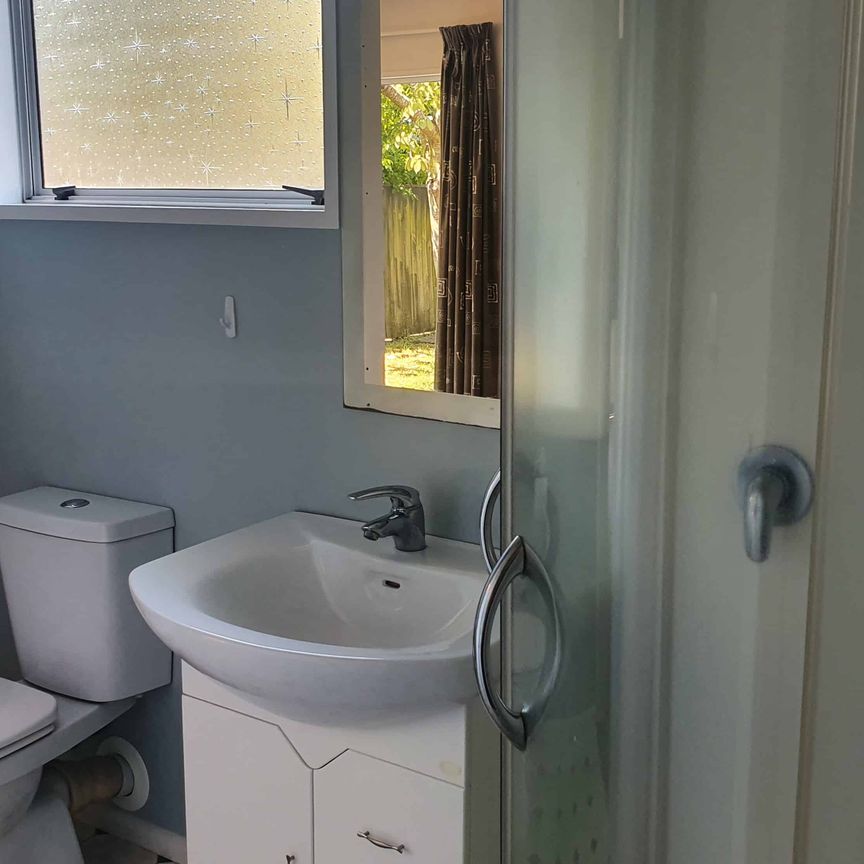 ALL EYES ON IDRIS! - Photo 1