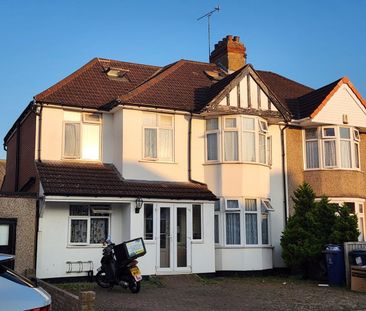 Bedsit, Beechwood Avenue, HA2 - Photo 1