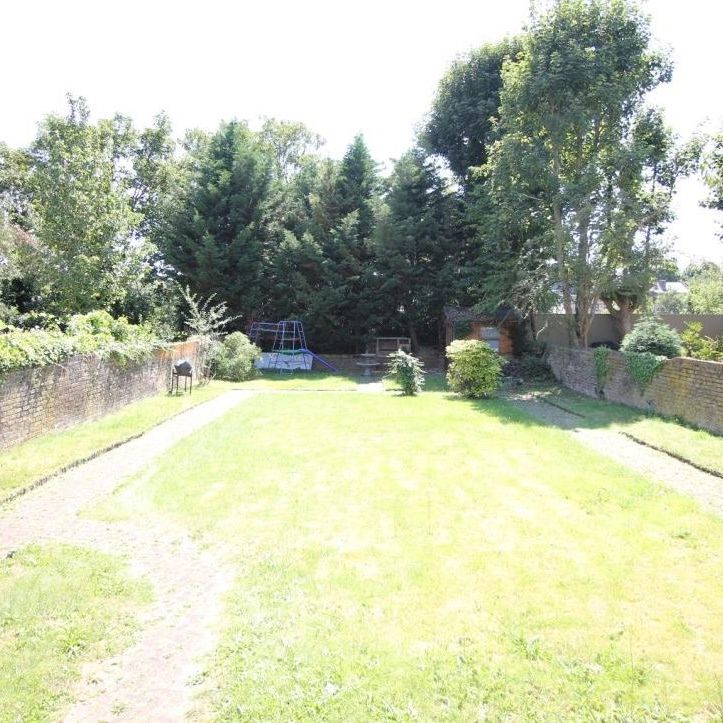 Madeley Road, London - Photo 2