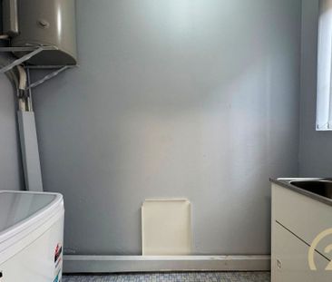 Ground Floor 2 Bedroom Unit&excl; - Photo 2