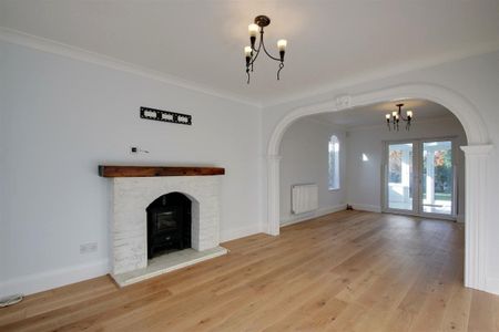 Toms Lane, Kings Langley - Photo 2