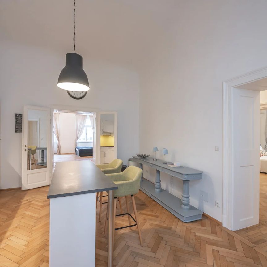 Altbauwohnung am Graben - alles auf einer Ebene (möbliert oder unmöbliert) - Photo 1